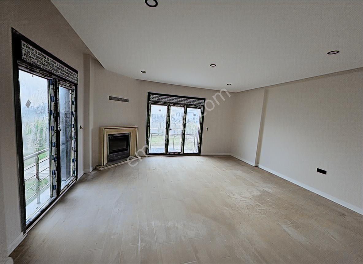 Silivri Ortaköy'de Geniş Bahçeli, Müstakil Havuzlu 6+1 Villa - Görsel 2