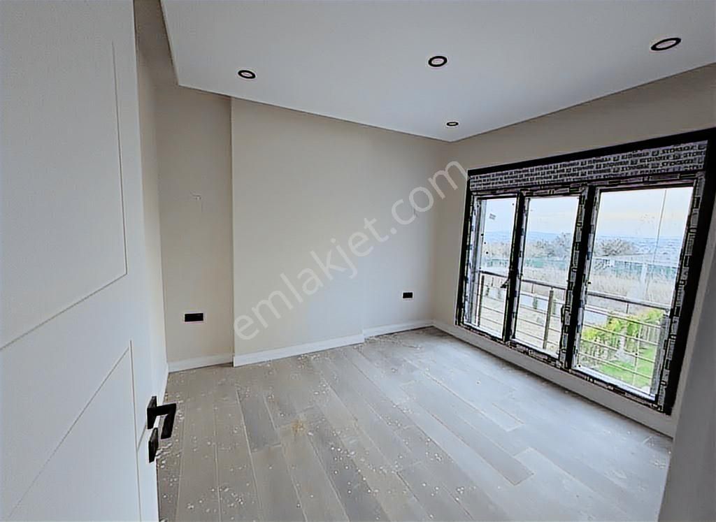 Silivri Ortaköy'de Geniş Bahçeli, Müstakil Havuzlu 6+1 Villa - Görsel 16