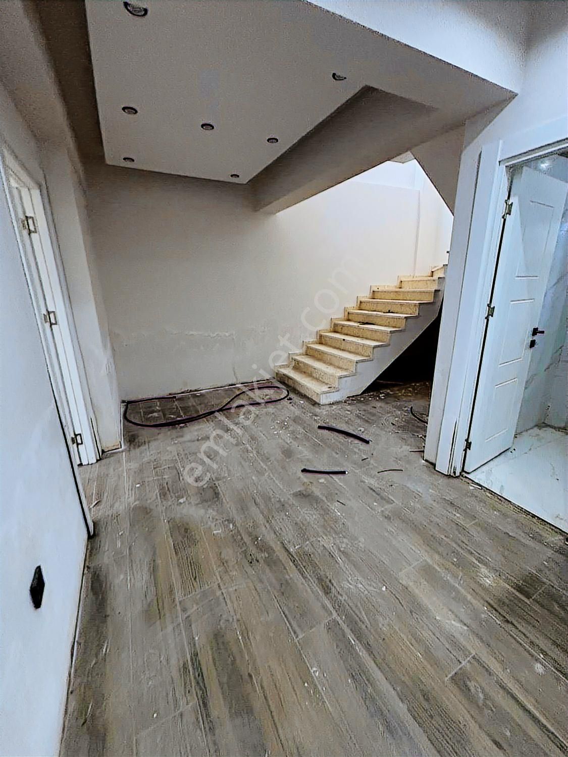 Selimpaşa Sarraf Villalarında 8+1 Bahçeli Trıplex Villa - Görsel 19