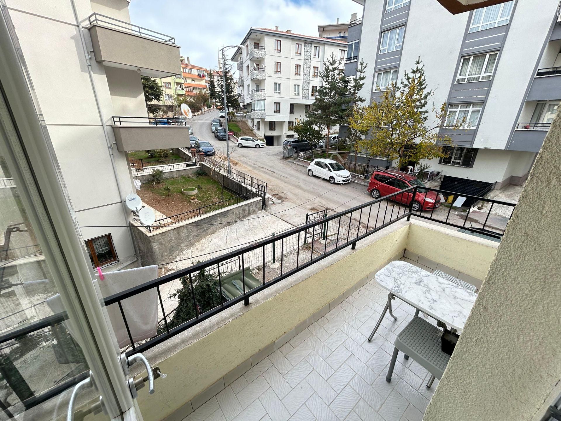 Taner'den Öveçler'de 1.katta Ön Cephe 3 Cepheli Isı Yalıtımlı - Görsel 8