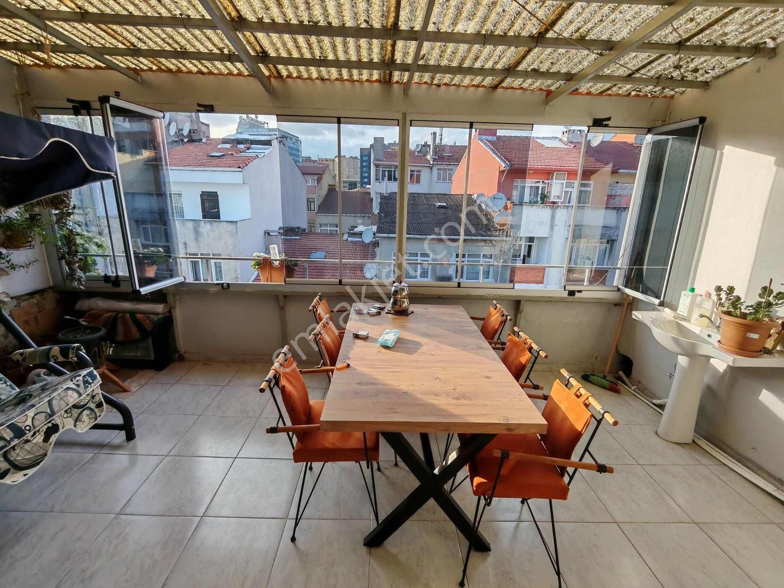 Şişlide Şehir Manzaralı Teraslı 2+1 Satılık Daire - Görsel 6