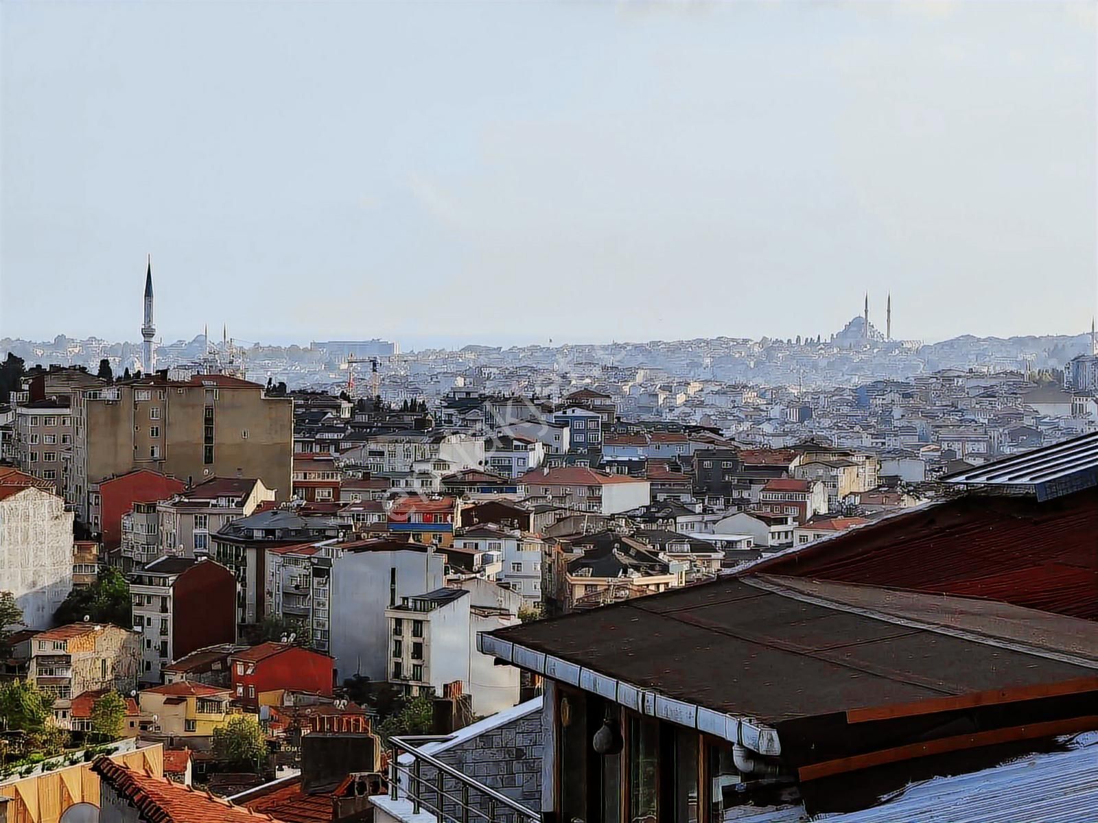 Şişlide Şehir Manzaralı Teraslı 2+1 Satılık Daire - Görsel 3