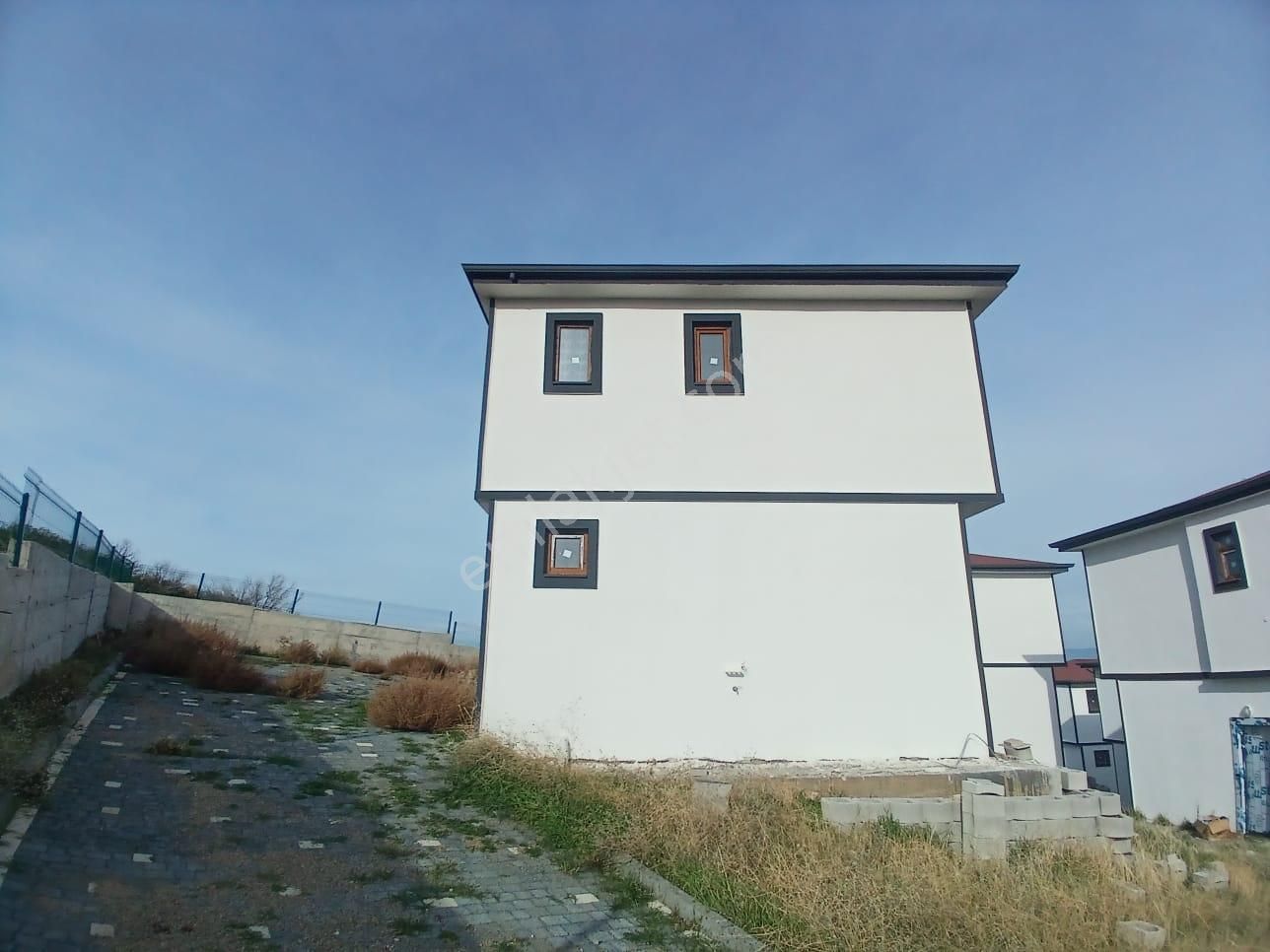 Eu Gayrimenkul'den Çanakkale Babakale'de Deniz Manzaralı Sıfır - Görsel 3