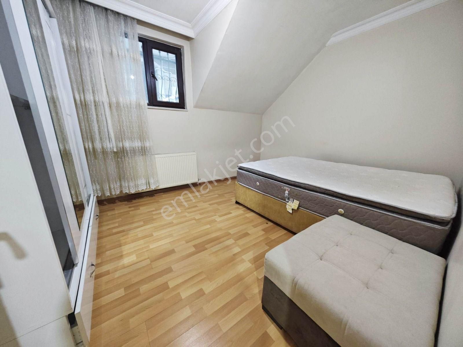 Yenibosna'da Bahçeli Bahçe Katı Daire - Görsel 9