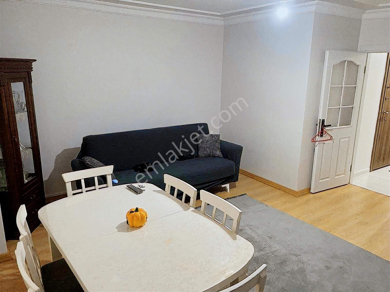 Maltepe Zümrütevlerde Çift Girişli 3+1 Bahçe Dubleksi