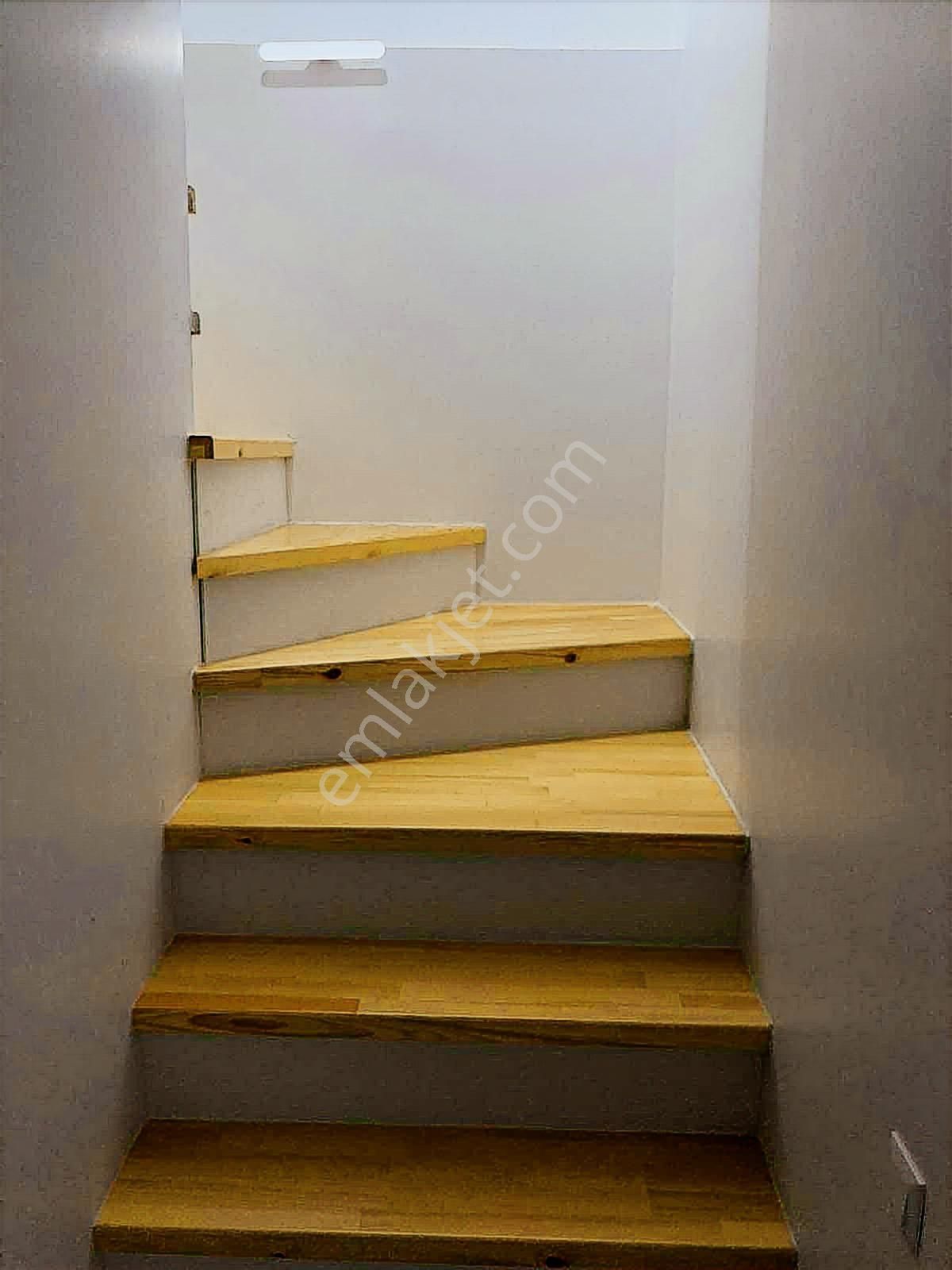 Maltepe Zümrütevlerde Çift Girişli 3+1 Bahçe Dubleksi - Görsel 10