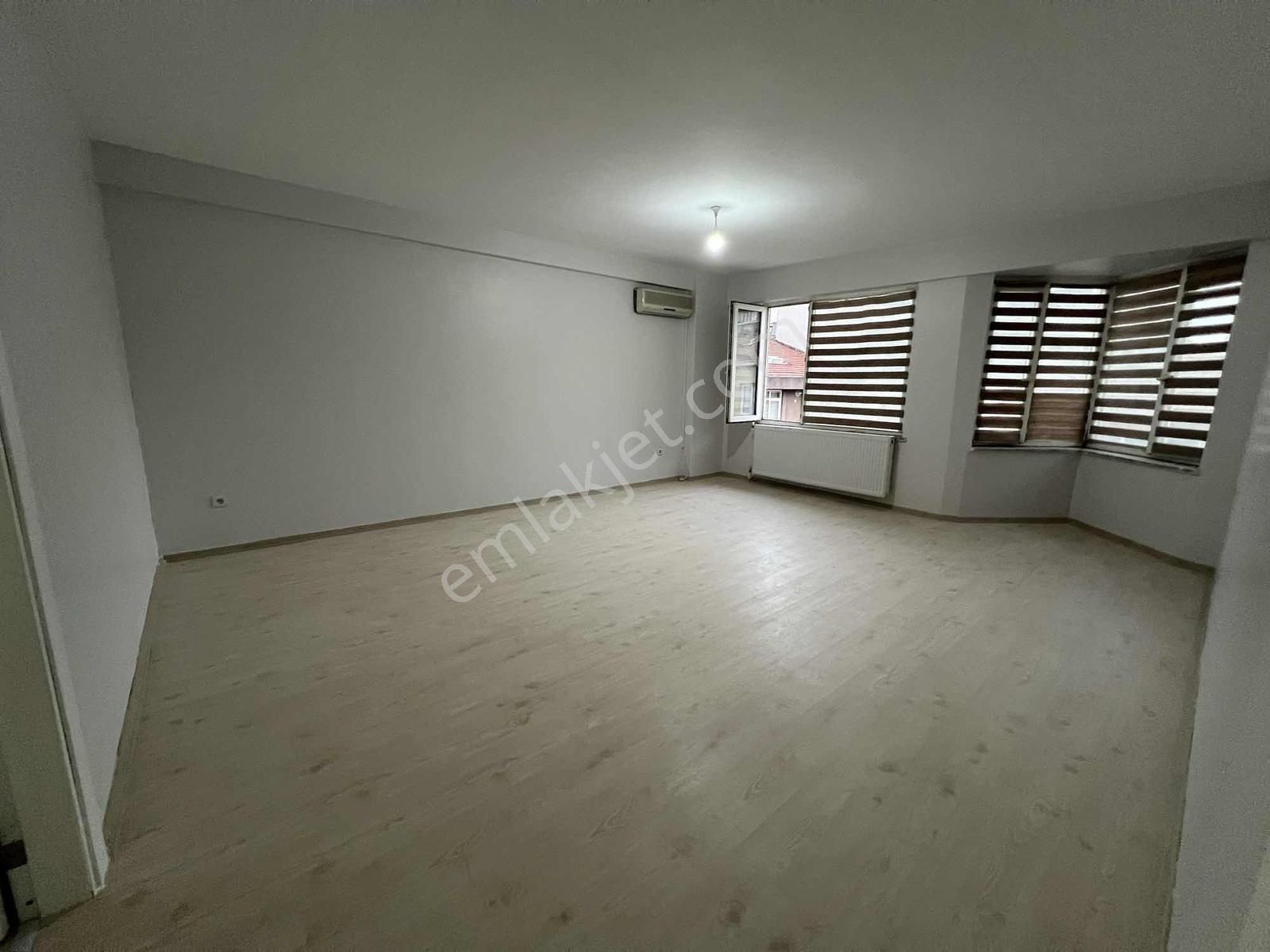 Şişli Mecidiyeköy Tam Merkez'de Satılık 3+1 Asansörlü Metro 2 Dk