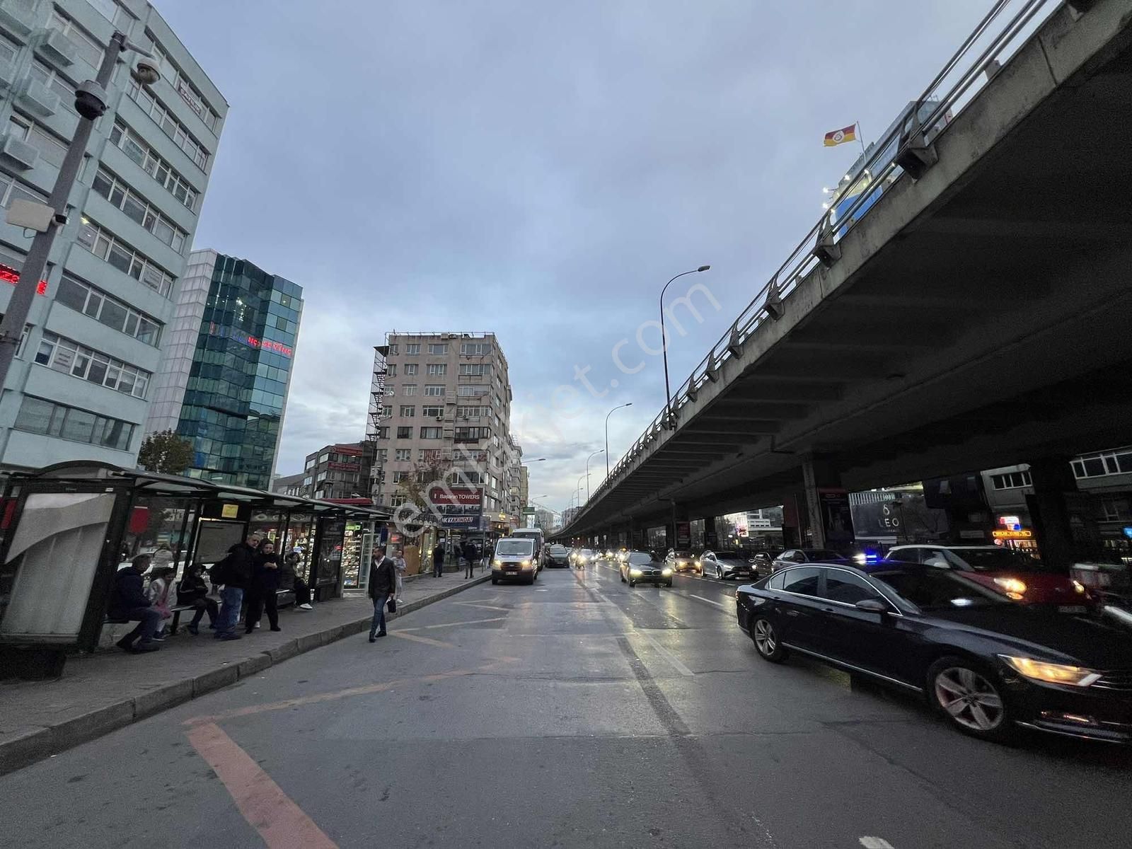 Şişli Mecidiyeköy Tam Merkez'de Satılık 3+1 Asansörlü Metro 2 Dk - Görsel 11