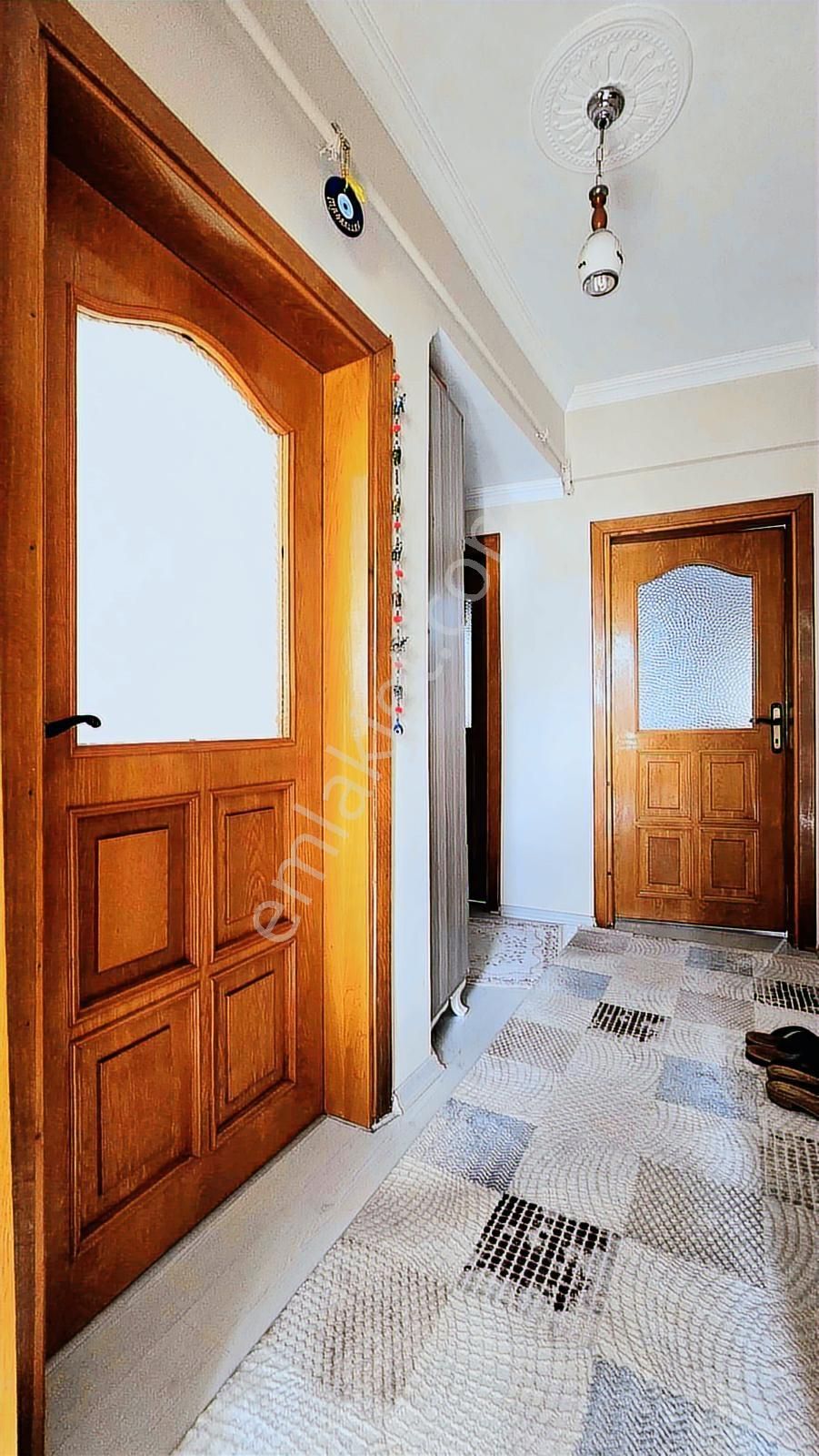 Gazi Cemevine Yakın, Ara Kat, Çift Balkonlu 2+1 Daire - Görsel 3