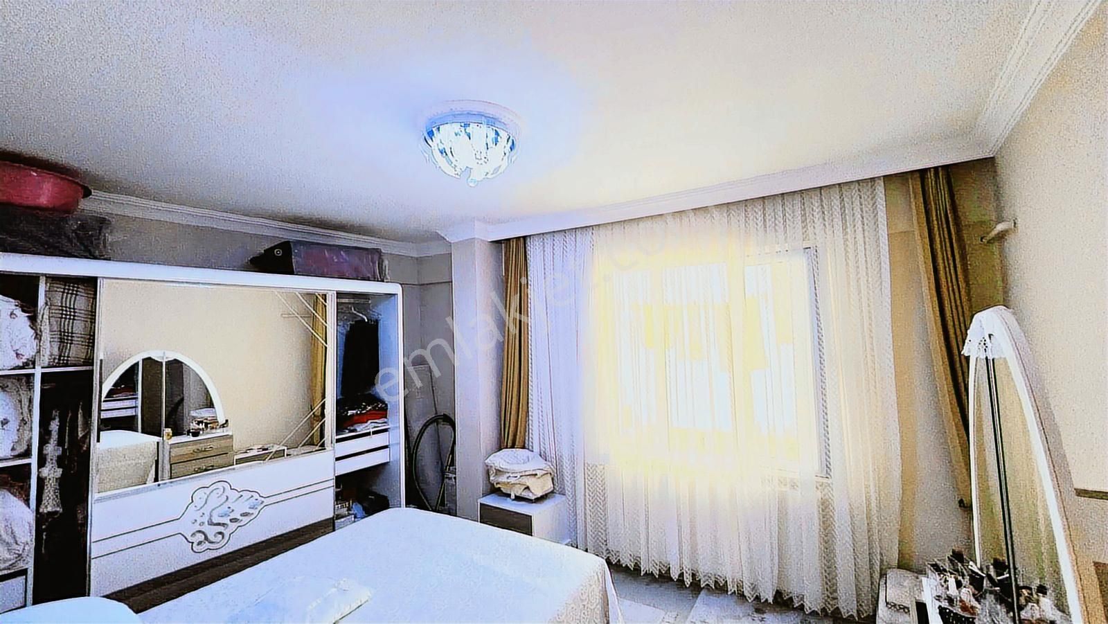 Gazi Cemevine Yakın, Ara Kat, Çift Balkonlu 2+1 Daire