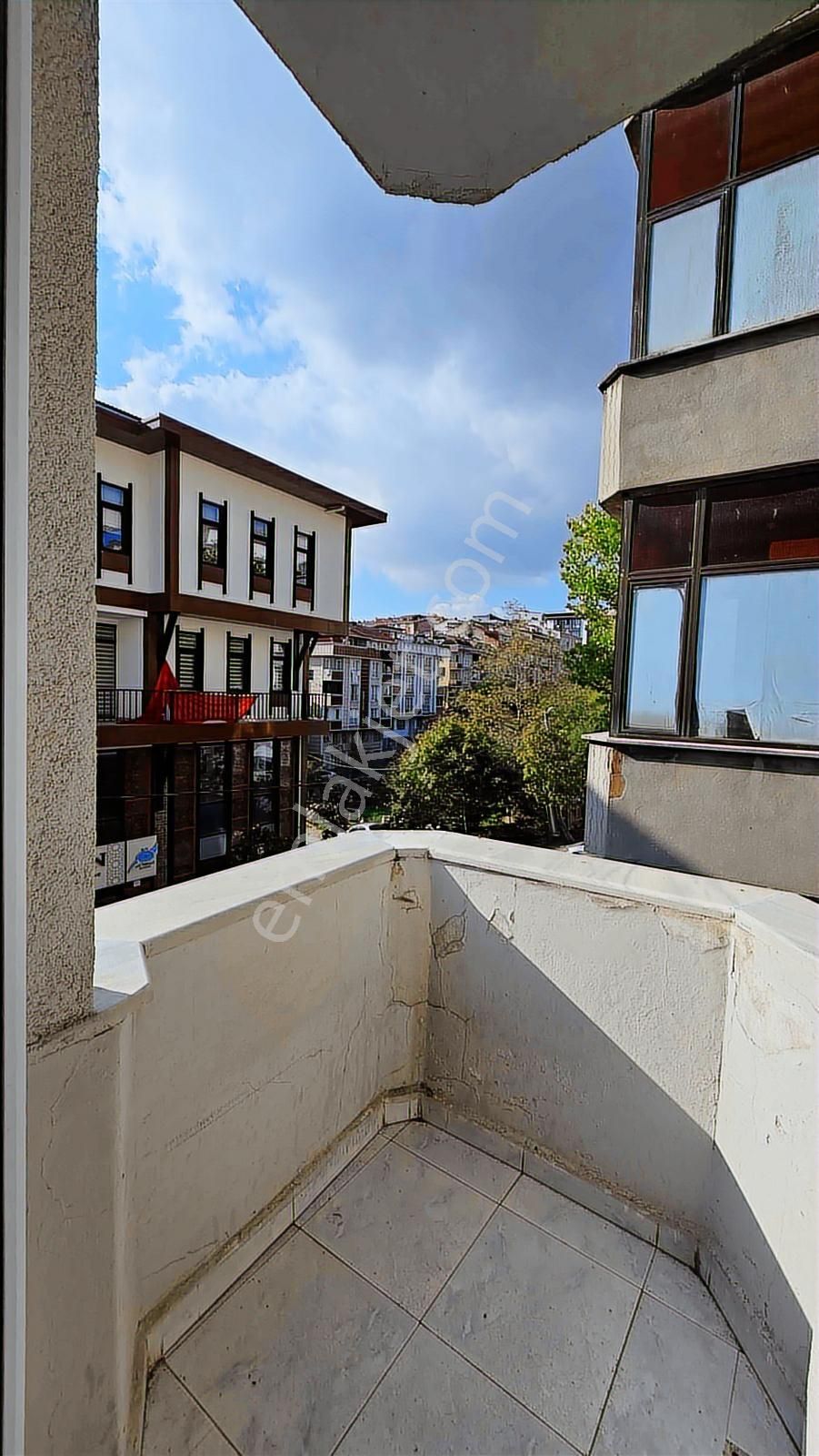 Gazi Cemevine Yakın, Ara Kat, Çift Balkonlu 2+1 Daire - Görsel 6
