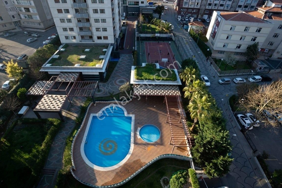 Şişli Middleist Sitesi Satılık Daire 150 M2 3+1 Otopark Havuzlu