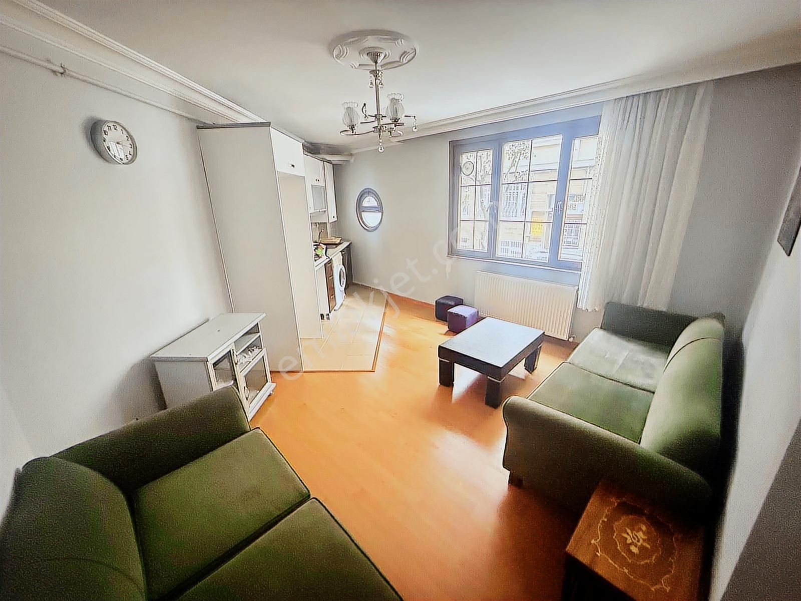 Şişli Paşa Batı Caddesinde Genç Binada 2+1 Satılık Daire