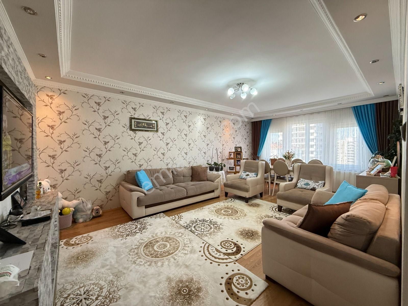 Karargahtepe Mahallesinde Manzaralı Geniş 5+1 Full Yapılı Dublex!!! - Görsel 32