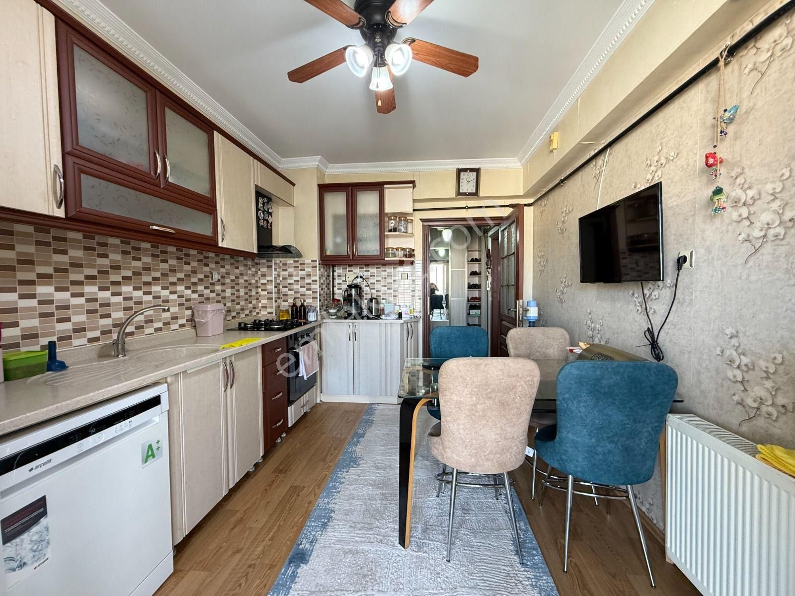 Karargahtepe Mahallesinde Manzaralı Geniş 5+1 Full Yapılı Dublex!!! - Görsel 24