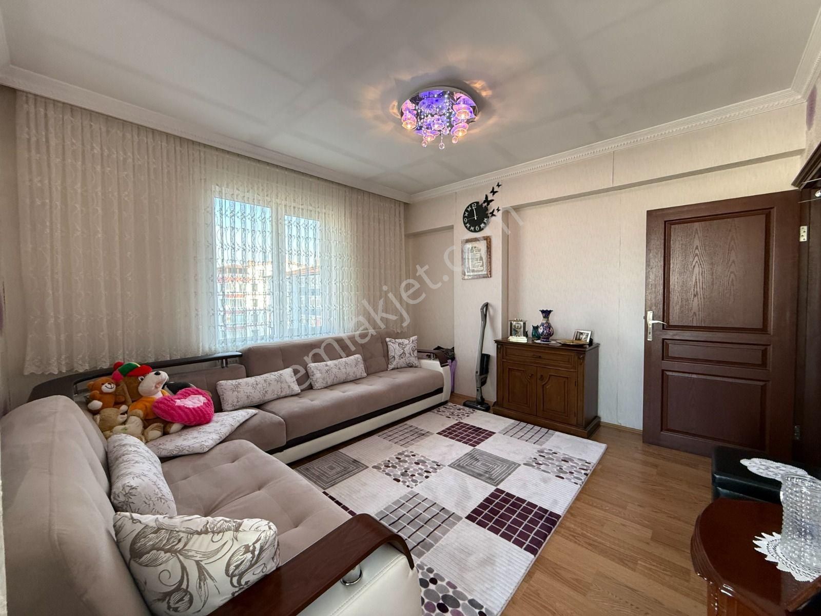 Karargahtepe Mahallesinde Manzaralı Geniş 5+1 Full Yapılı Dublex!!! - Görsel 21