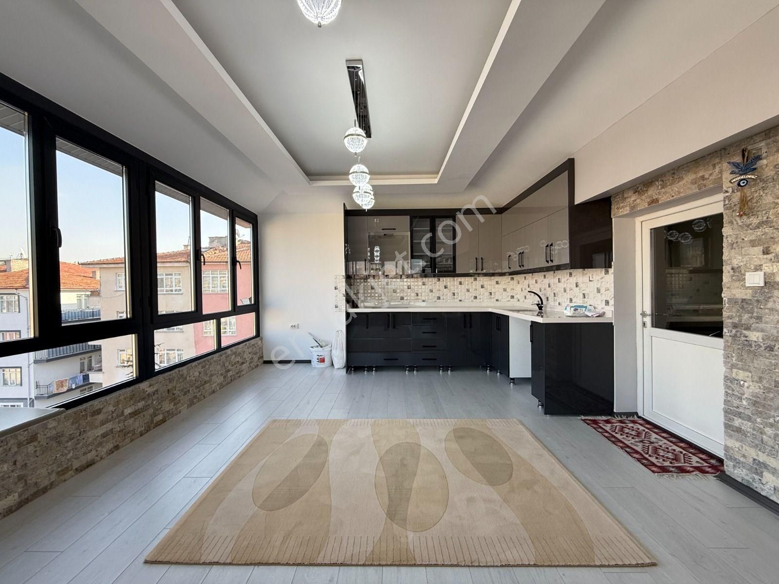 Karargahtepe Mahallesinde Manzaralı Geniş 5+1 Full Yapılı Dublex!!! - Görsel 9