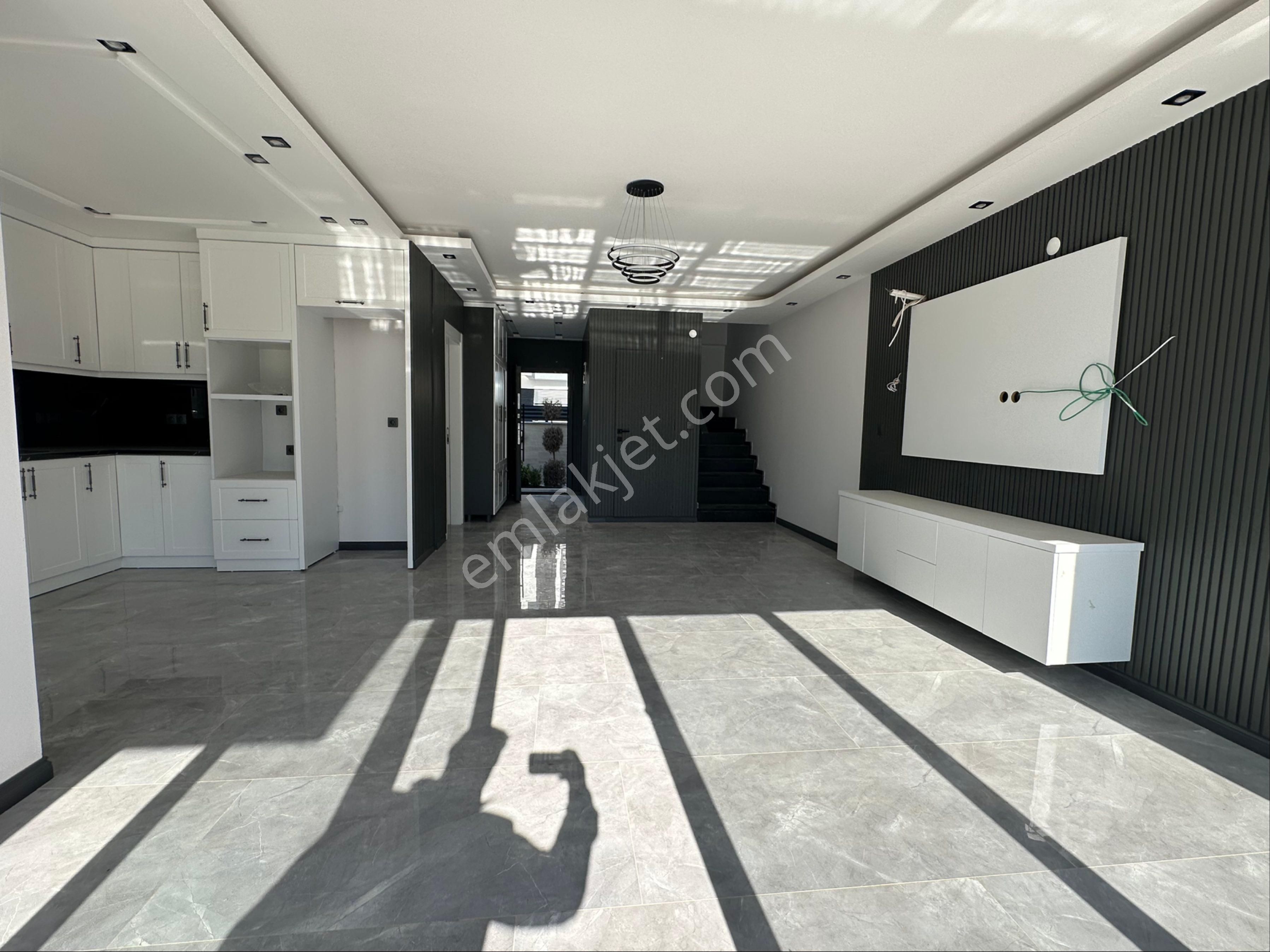 Didimde 4+1 Denize Yakın Müstakil Havuzlu Lüks Köşe Villa - Görsel 11