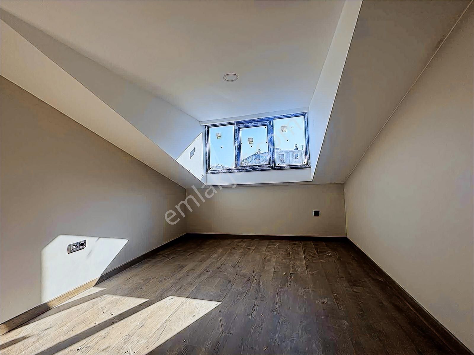 Çengelköyde 5 Bloklu Havuzlu Site İçinde Muhteşem 5+1 Dublex - Görsel 21