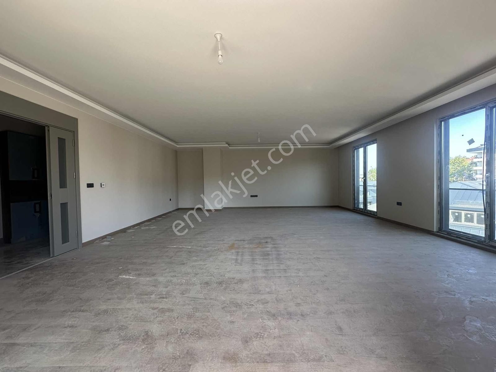 Çengelköyde 5 Bloklu Havuzlu Site İçinde Muhteşem 5+1 Dublex - Görsel 32