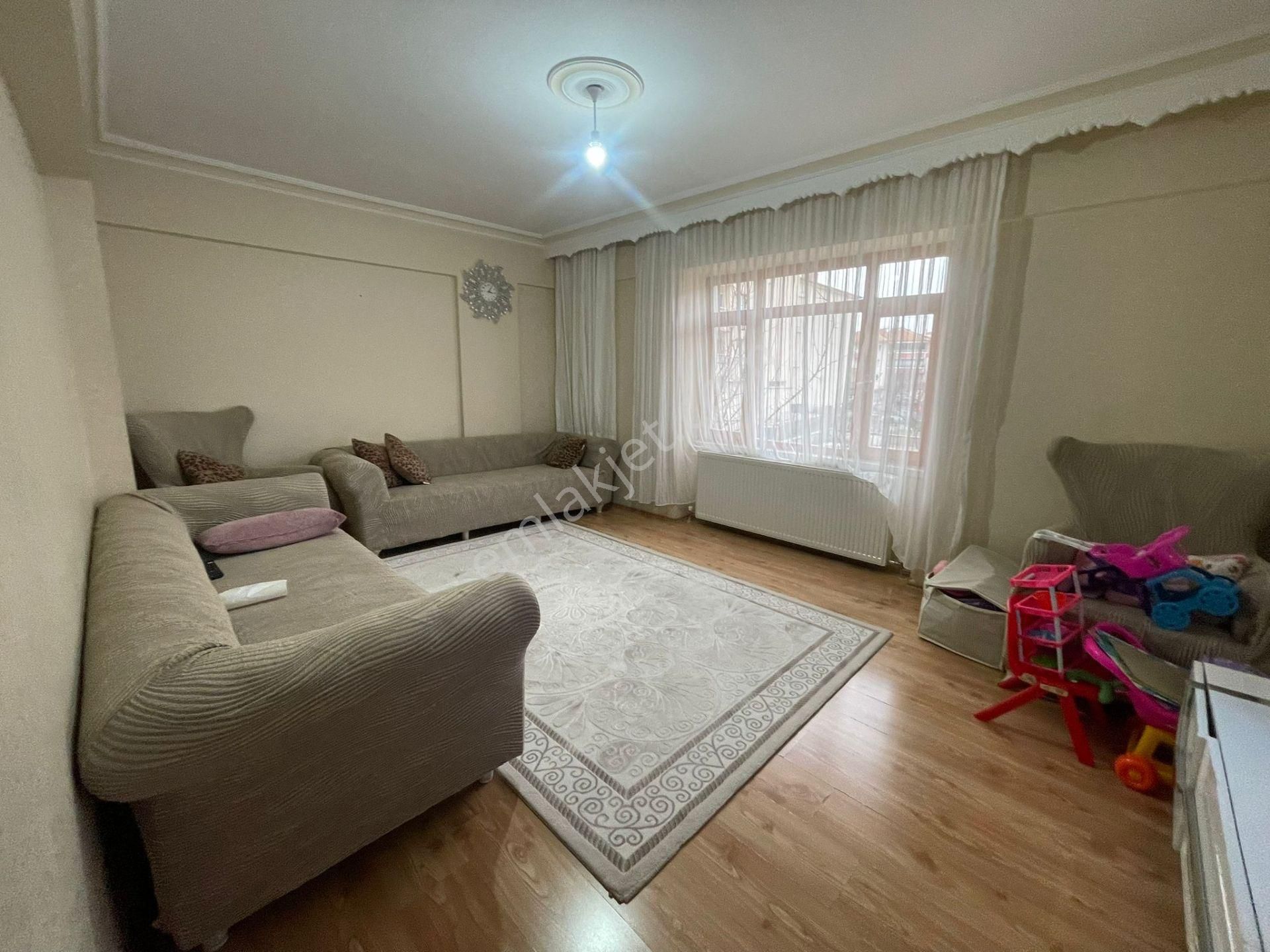 Sincan Pınarbaşı Mahallesinde 1.ara Katta Satılık Daire