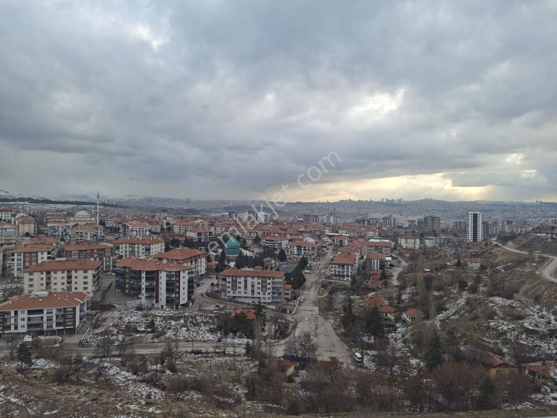 Lider'den Başpınar 'da **üç Cepheli** 4+1 Satılık Site Dairesi