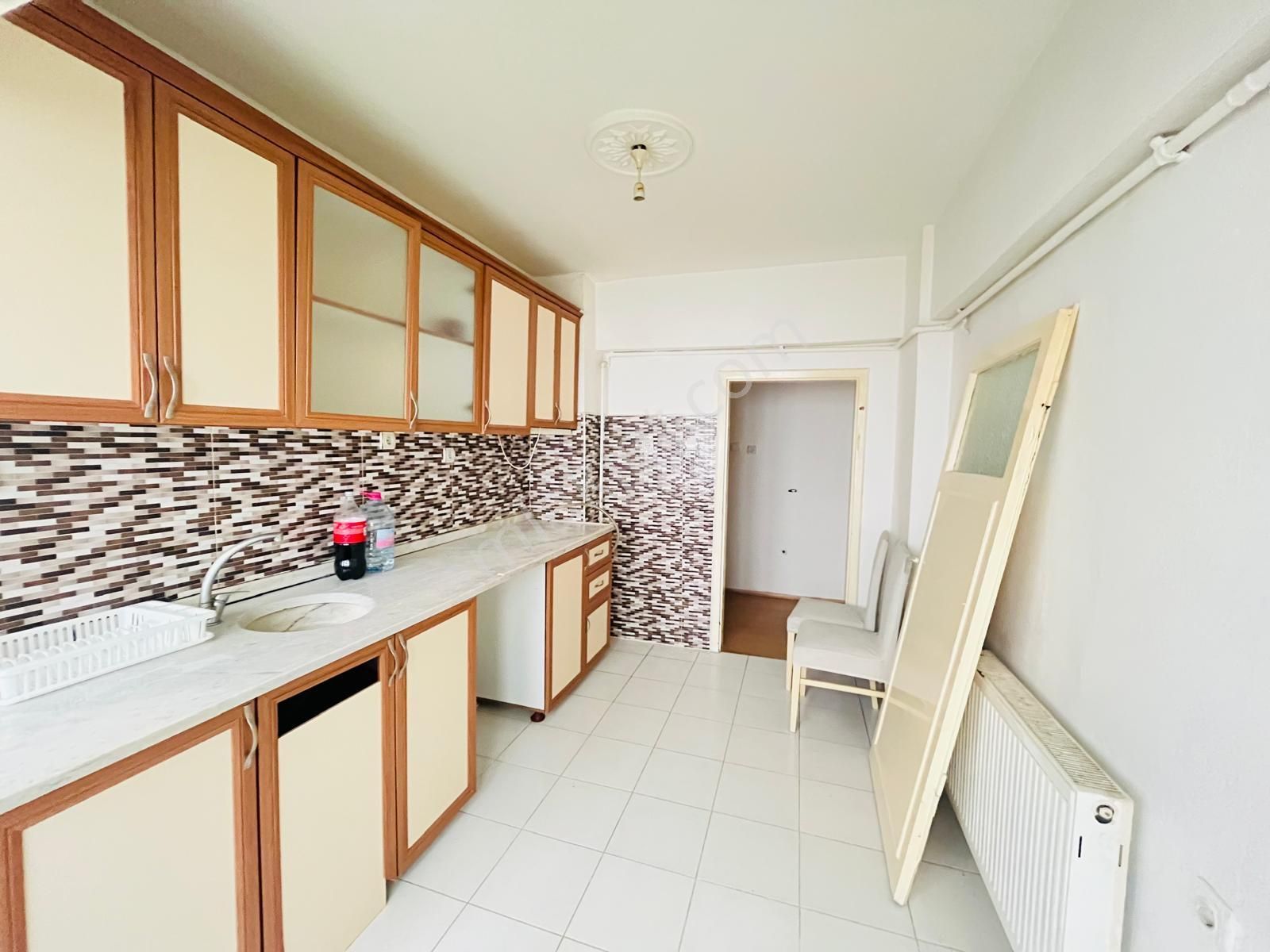 Koza Emlak'tan Mareşal Çakmak Mahalesinde 3+1 Ara Katta Kiralık Dairee - Görsel 6