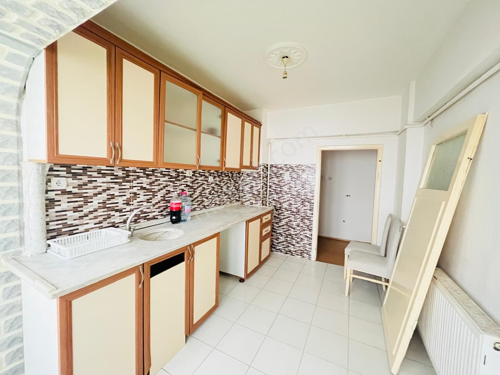 Koza Emlak'tan Mareşal Çakmak Mahalesinde 3+1 Ara Katta Kiralık Dairee - Görsel 11