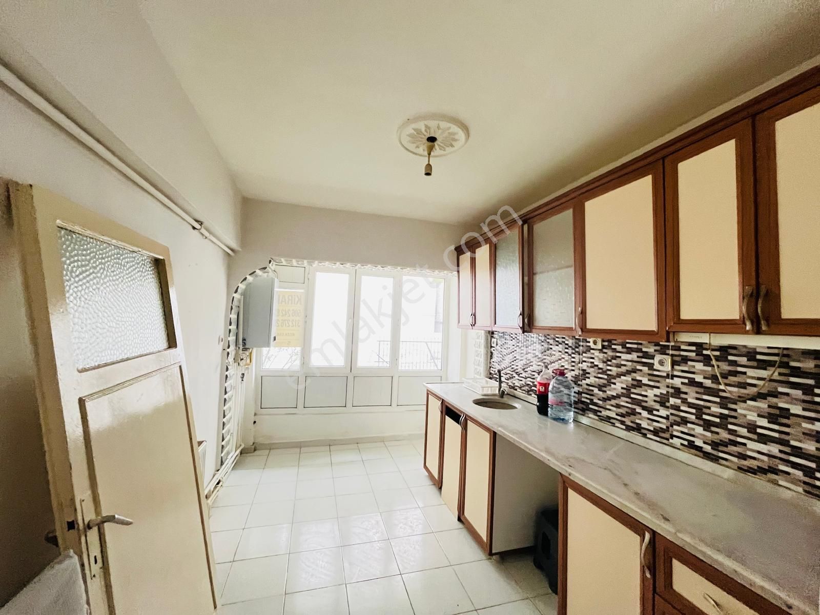 Koza Emlak'tan Mareşal Çakmak Mahalesinde 3+1 Ara Katta Kiralık Dairee - Görsel 5