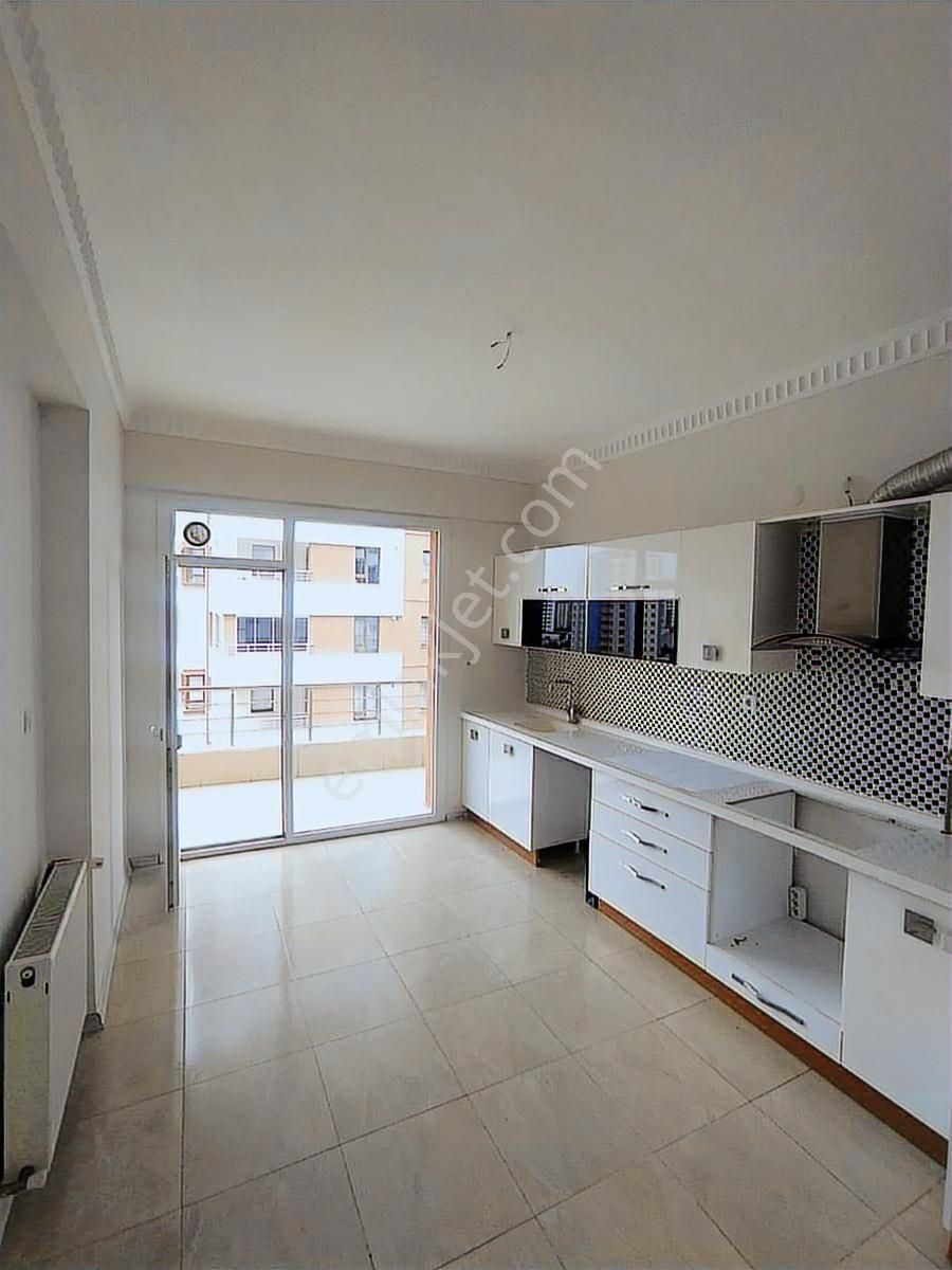 Yakut'ta Mükemmel Konumda Geniş Lüks 3+1 Satılık Daire - Görsel 8