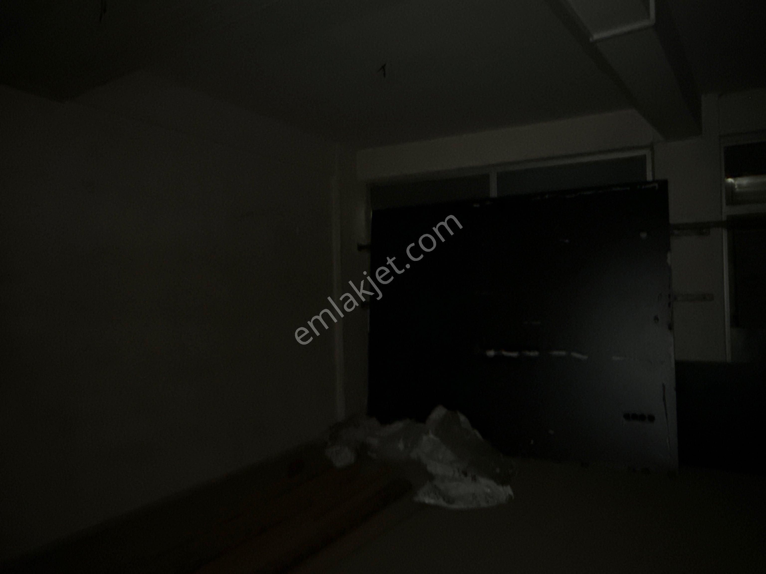 Ödemiş Patates Pazarı’nda, 3 Cepheli, 360 M², Depolu, Kurumsala Uygun Kiralık Dükkan - Görsel 12