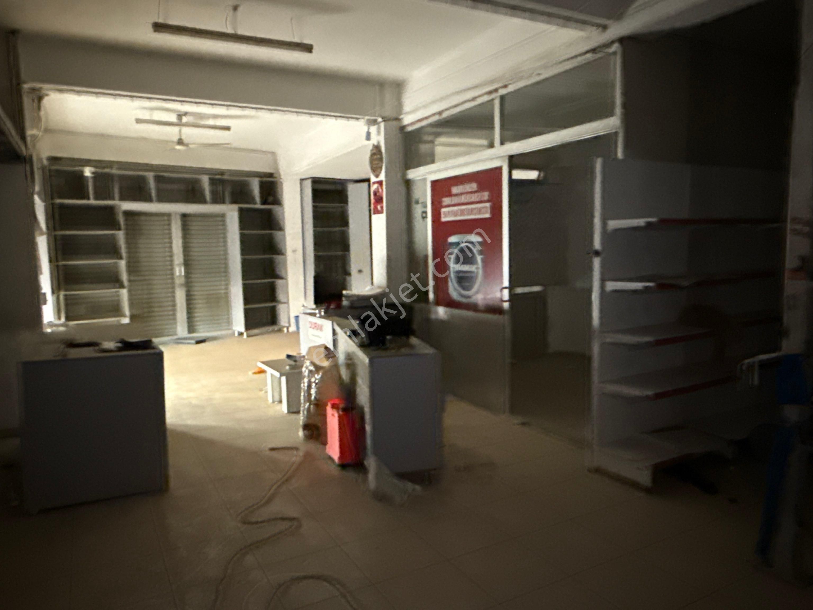 Ödemiş Patates Pazarı’nda, 3 Cepheli, 360 M², Depolu, Kurumsala Uygun Kiralık Dükkan - Görsel 5