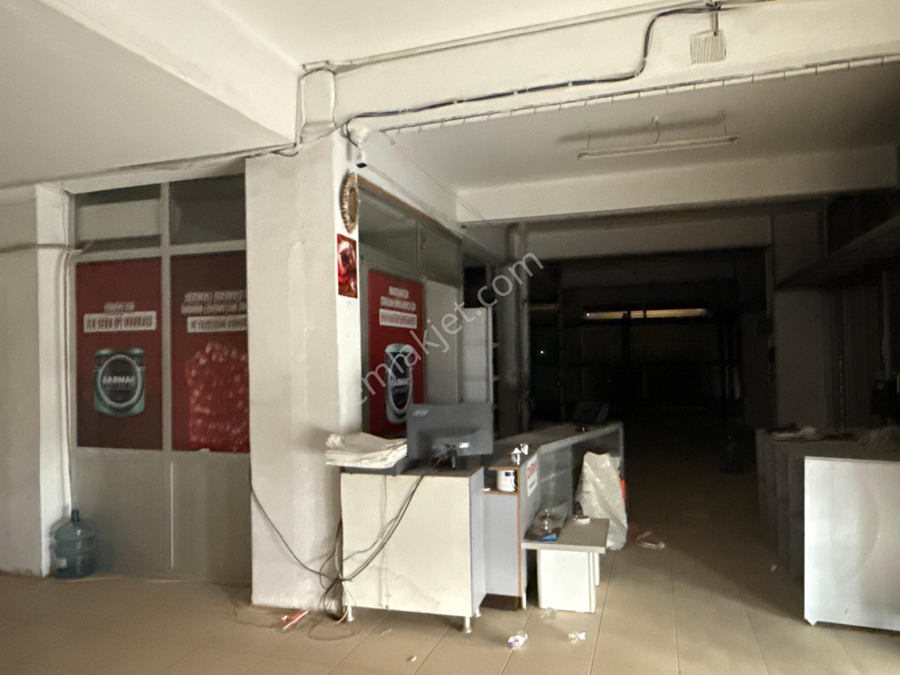 Ödemiş Patates Pazarı’nda, 3 Cepheli, 360 M², Depolu, Kurumsala Uygun Kiralık Dükkan - Görsel 4