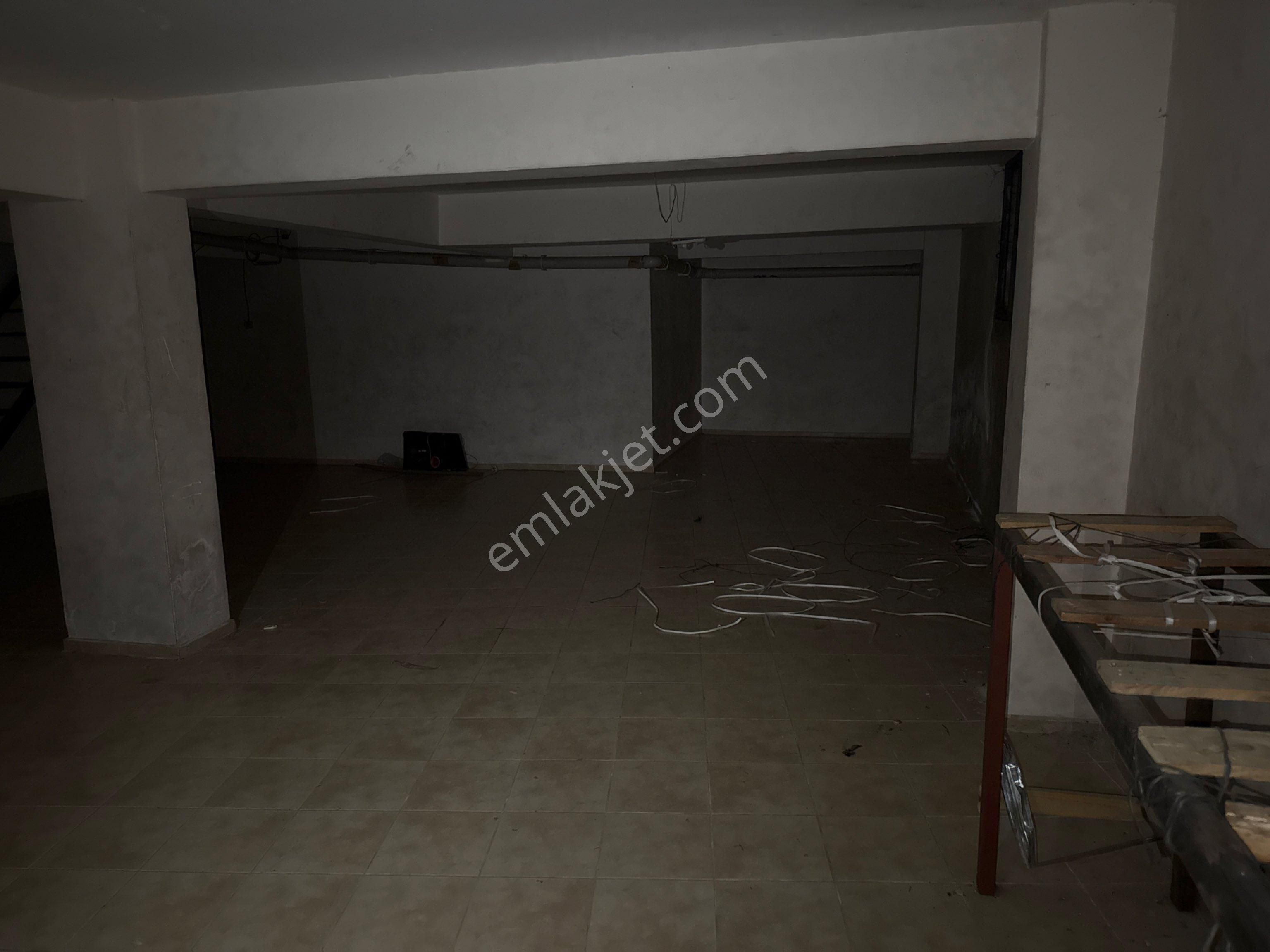 Ödemiş Patates Pazarı’nda, 3 Cepheli, 360 M², Depolu, Kurumsala Uygun Kiralık Dükkan - Görsel 21