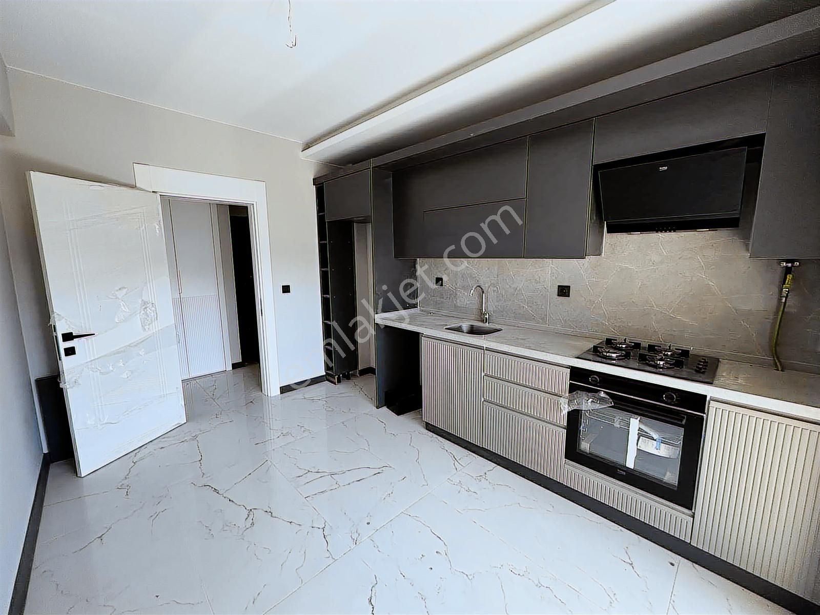 Nilüfer Kayapa'da Sıfır Kapalı Otoparklı Havuzlu Büyük 2+1 Daire - Görsel 24