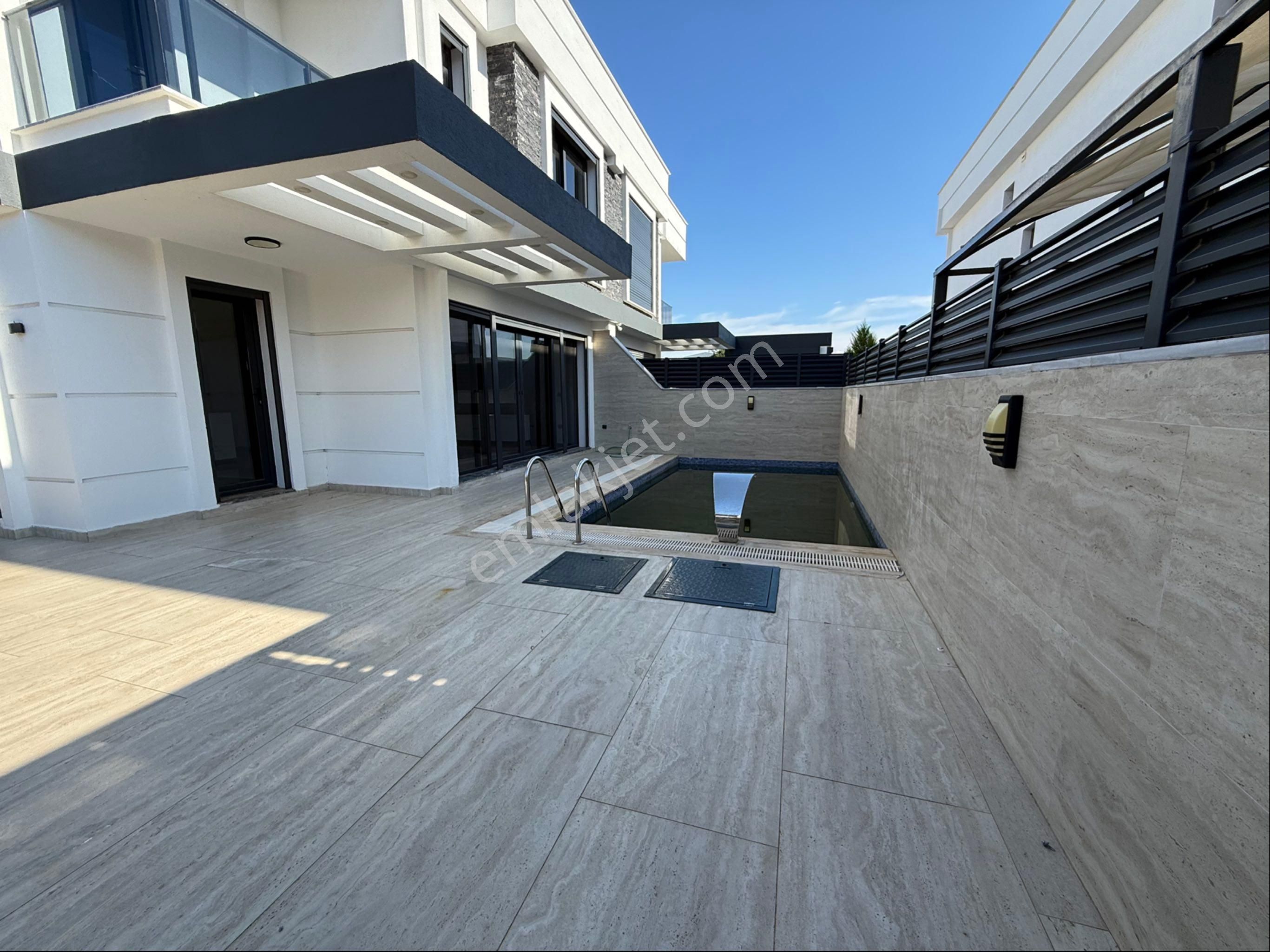 Altınkumda Satılık 3+1 Havuzlu Müstakil Villa - Görsel 6