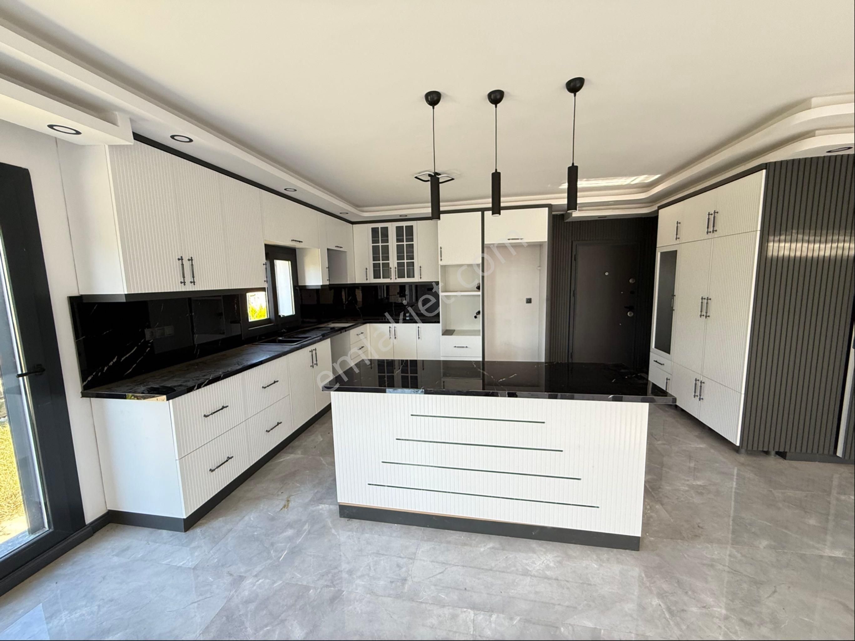 Altınkumda Satılık 3+1 Havuzlu Müstakil Villa - Görsel 17