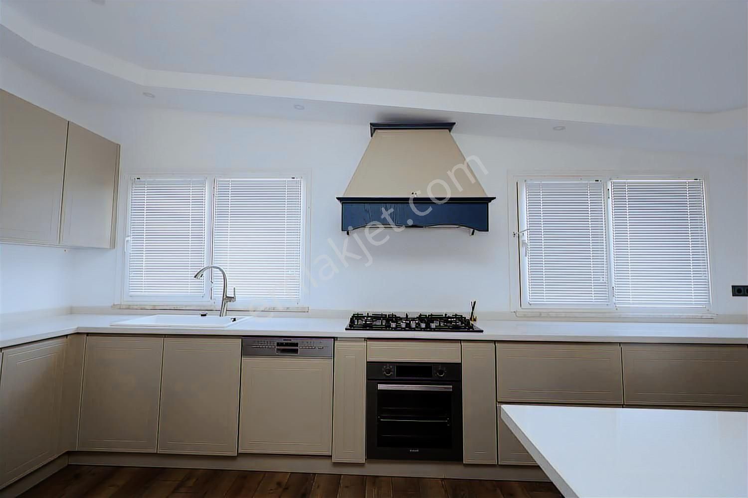 Aile Ve Konfor Odaklı 4+2 Özel Tasarım Dubleks Daire - Görsel 19