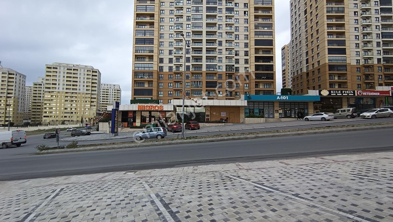 Bizimevler 11 Çarşıda Köşe Dükkan 80 M2 Teraslı Kiralık Dükkan - Görsel 2