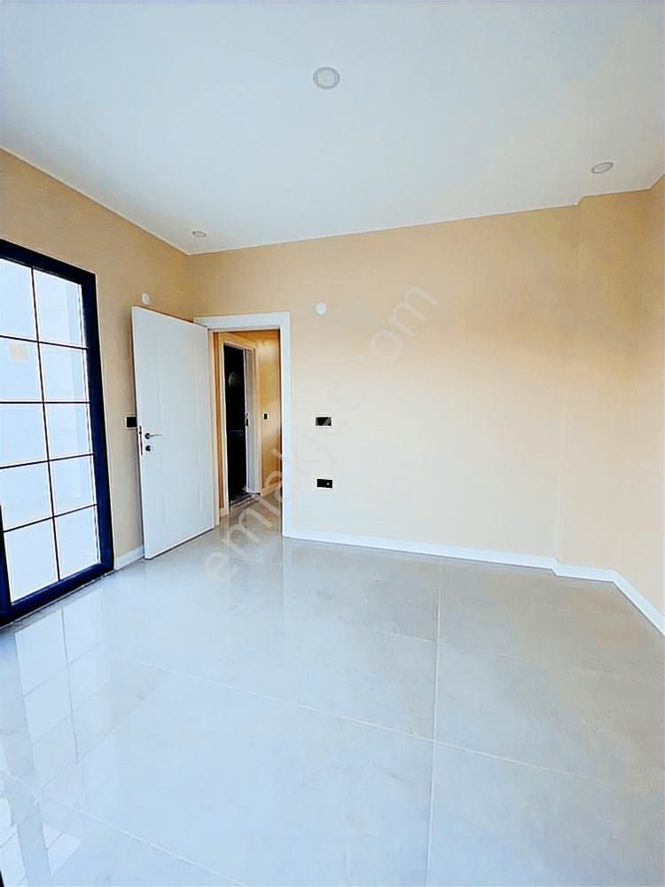 Yatırımlık & Yaşamlık Deniz Manzaralı 300m2 5+1 Sıfır Villa - Görsel 3