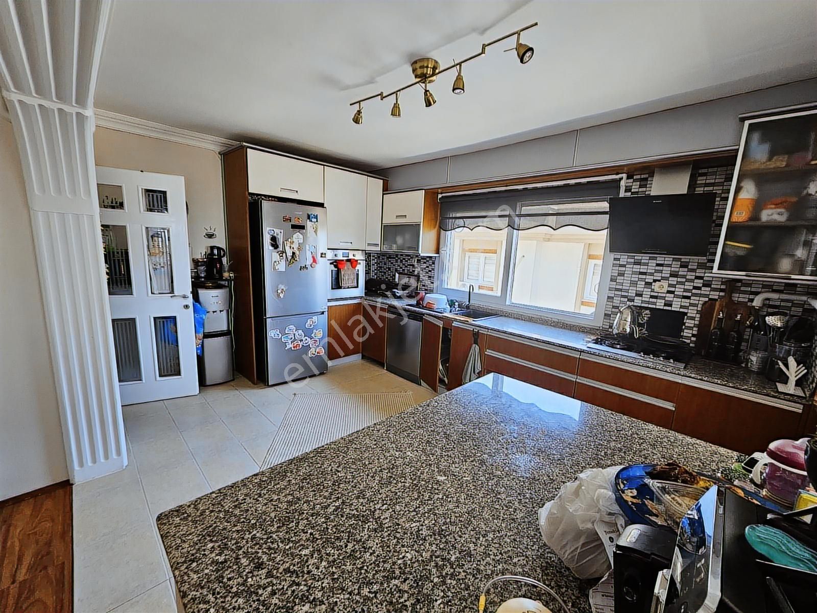 Kuşadasında Panonaramik Deniz Manzaralı Satılık 3+1 Daire - Görsel 5