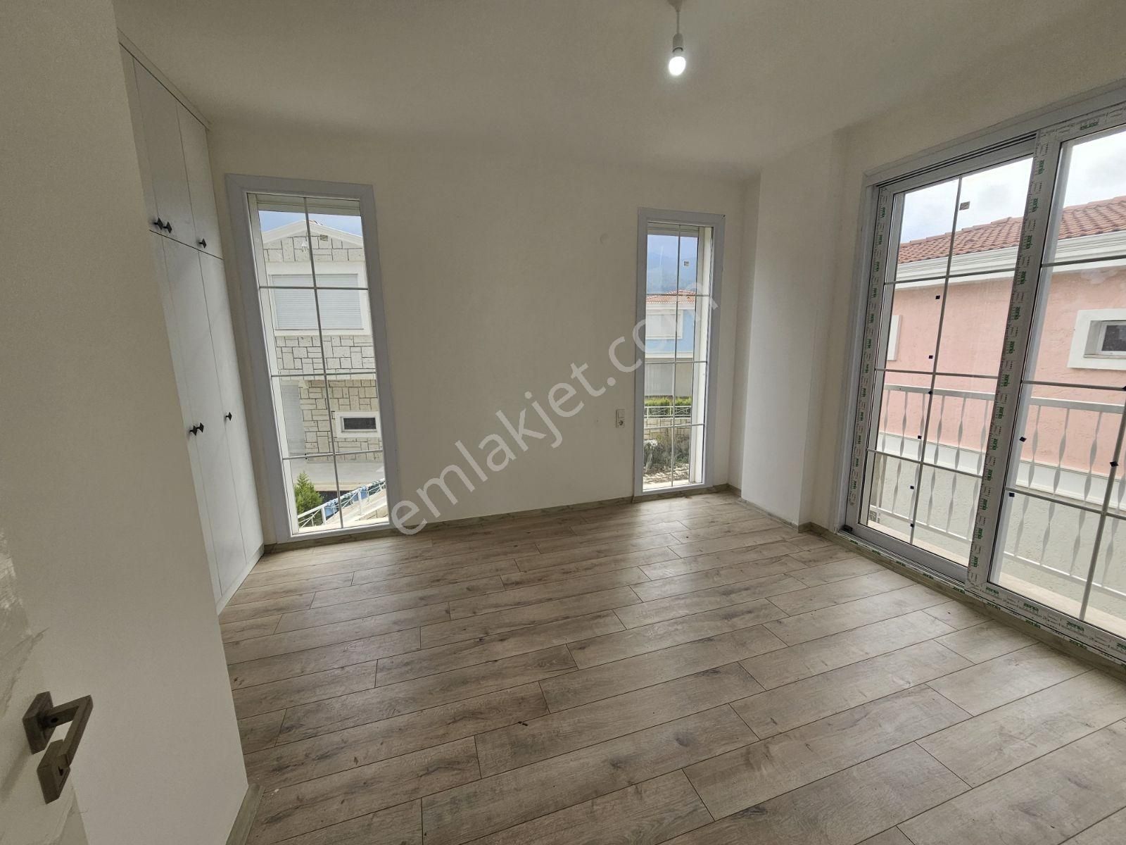 Kuşadası Davutlarda Tek Müstakil Özel Havuzlu 4+1 Satılık Villa - Görsel 19