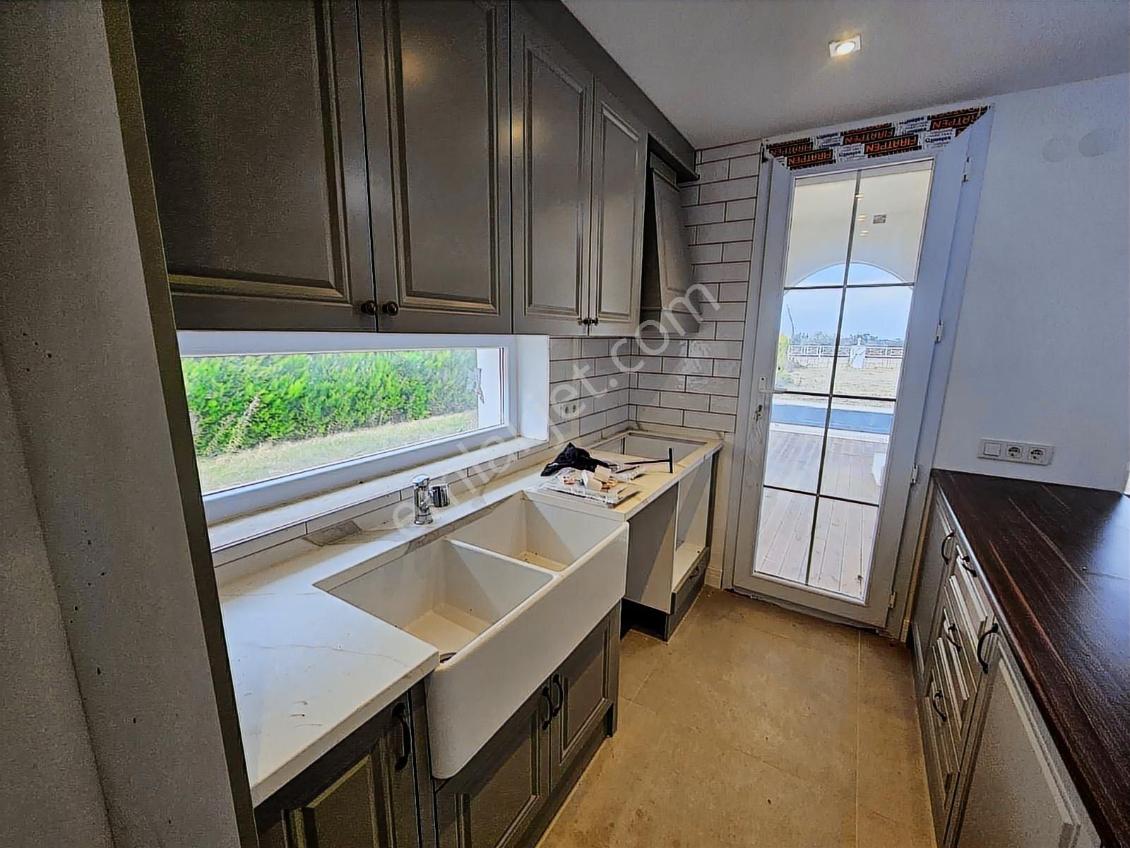 Kuşadası Davutlarda Tek Müstakil Özel Havuzlu 4+1 Satılık Villa - Görsel 8