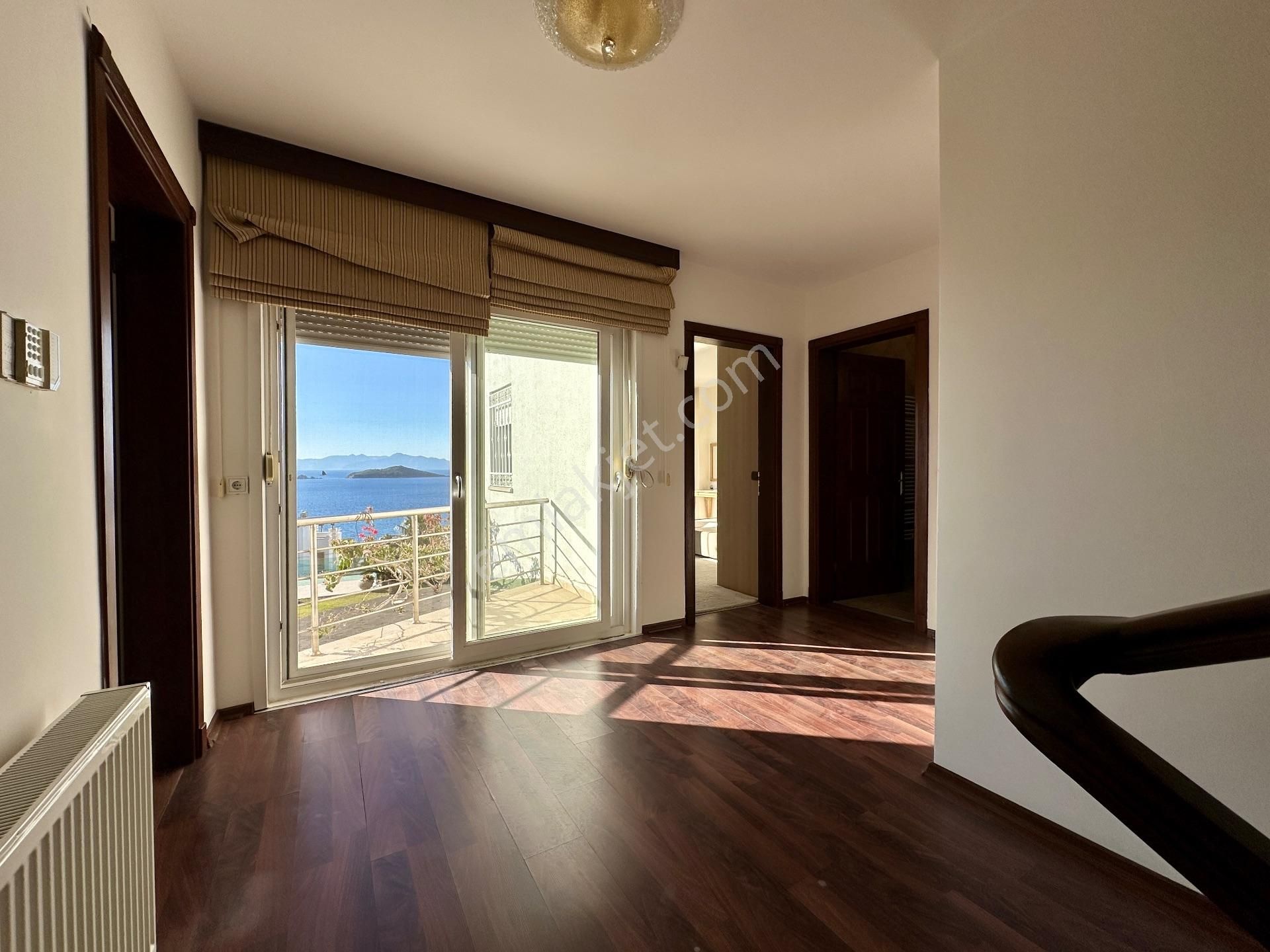 Turgutreis'te Elit Konumda Havuzlu Deniz Manzaralı Lüks Villa - Görsel 16