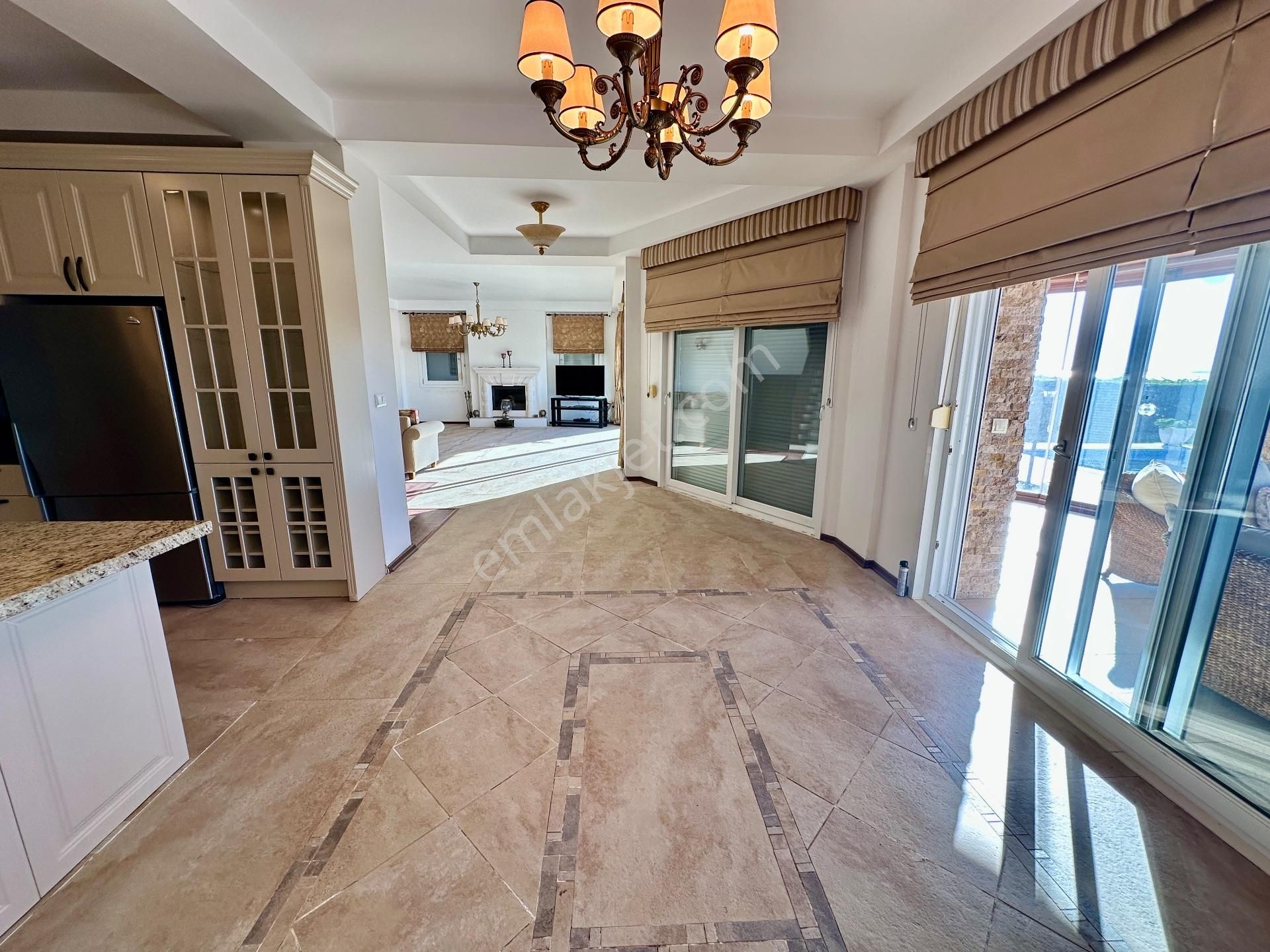 Turgutreis'te Elit Konumda Havuzlu Deniz Manzaralı Lüks Villa - Görsel 12