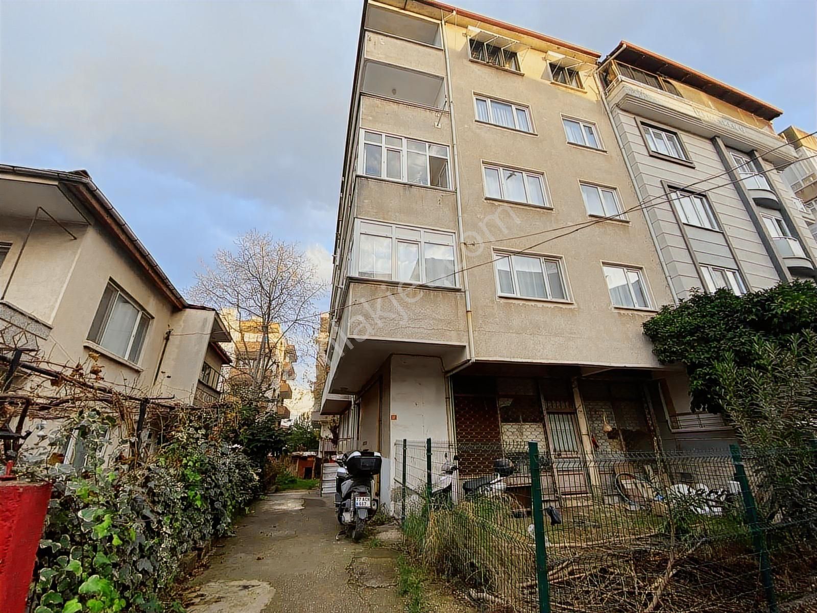 Blue Yatırımdan Gop Mah.' De Harika Konumda Ara Kat Daire !!!