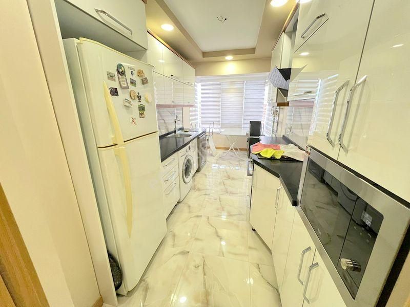 Atanora Vadi'den Sokulluda Geniş Metraj Lüks Yapılı Cadde Yakını2 Banyolu Giyinme Odalı 3+1