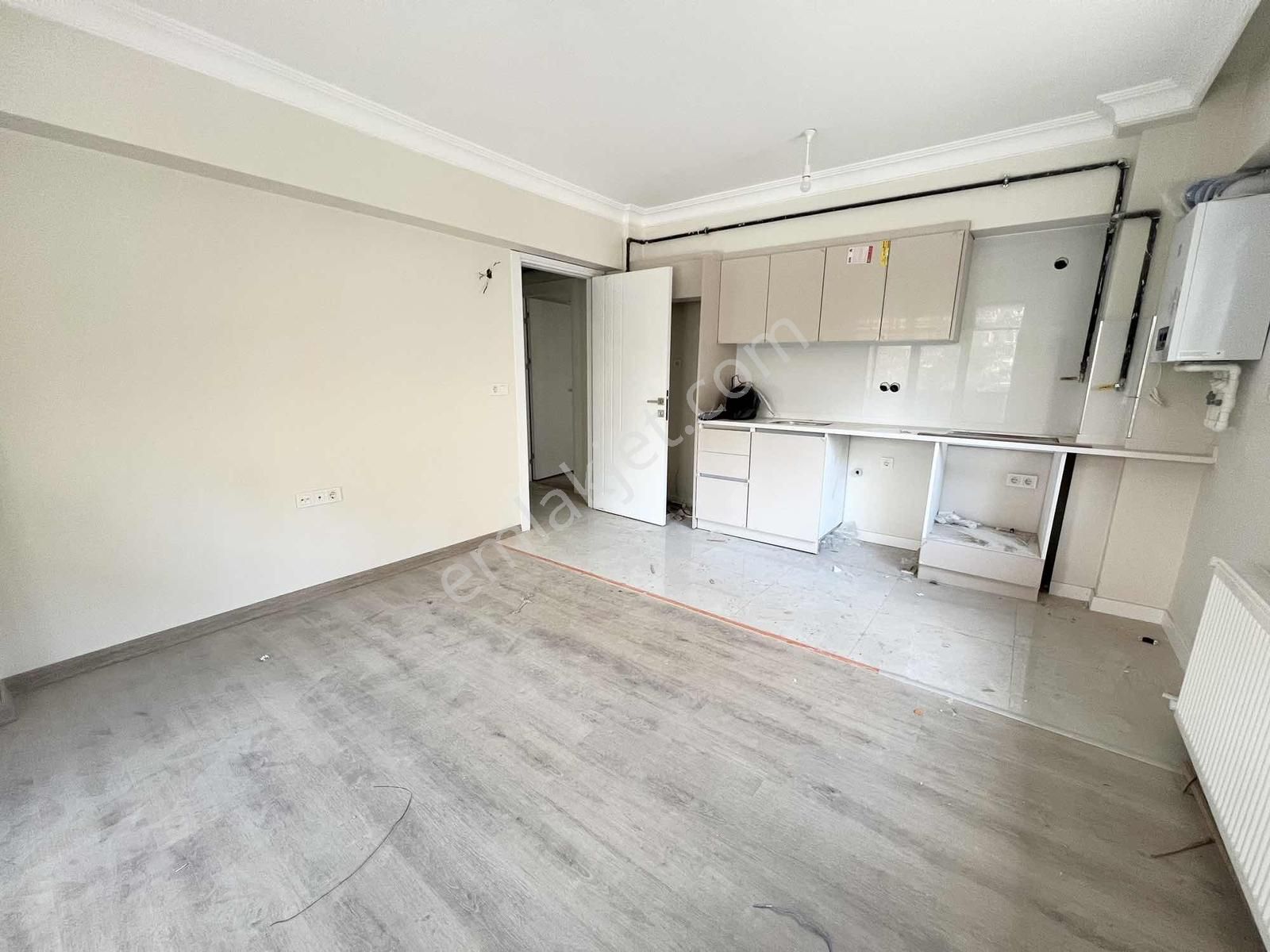 Fikirtepe Metro Ve Metrobüs Yakını Arakat Satılık 1+1 Daire - Görsel 3