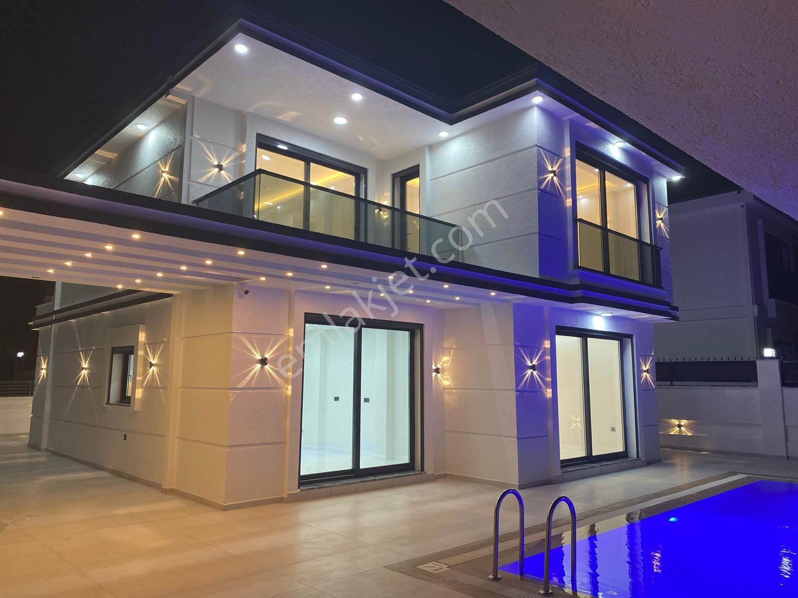 Efeler’de Tam Müstakil , Havuzlu 4+1 Ayrı Mutfak Villa - Görsel 4