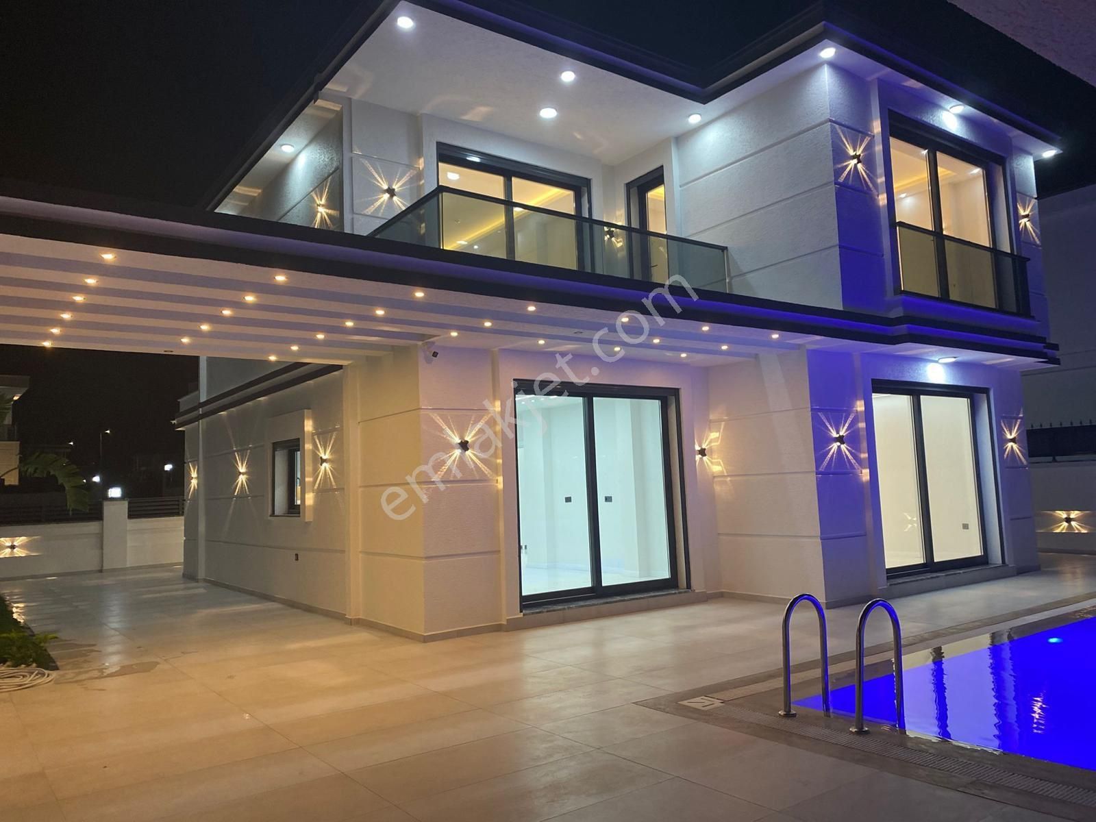 Efeler’de Tam Müstakil , Havuzlu 4+1 Ayrı Mutfak Villa - Görsel 10